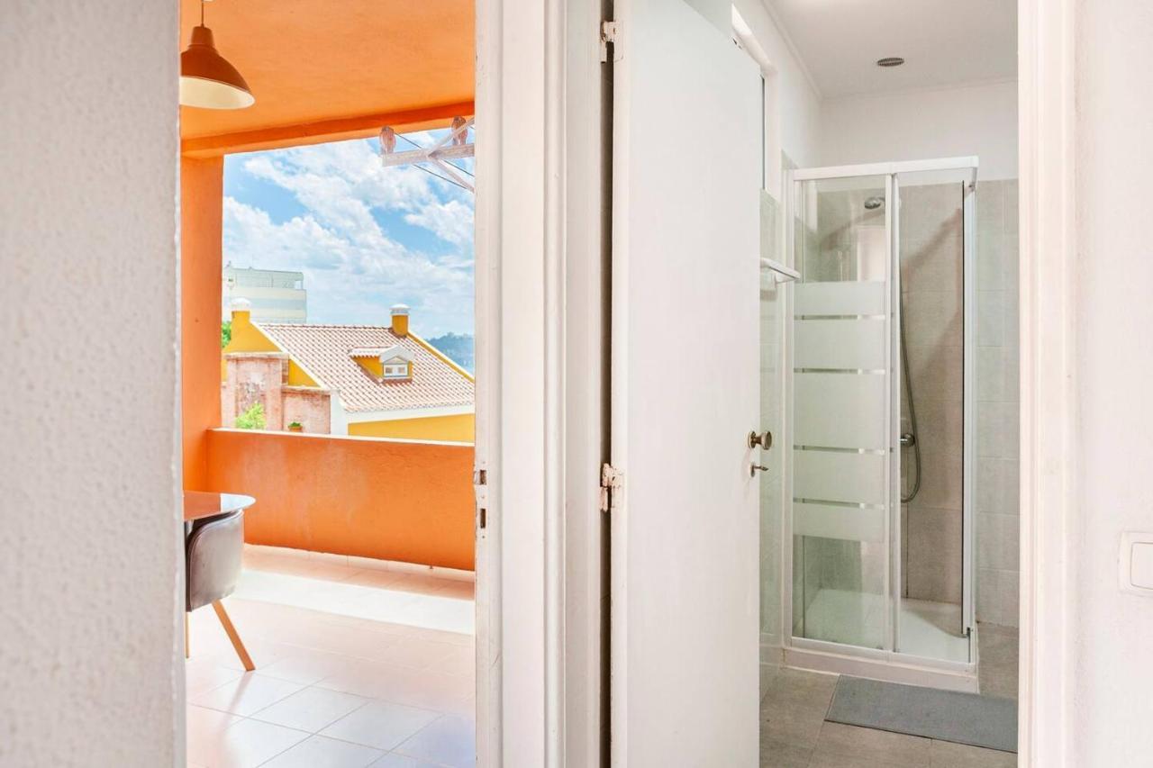 Relax In Lisbon For 4 People With Terrace And Parking Apartman Kültér fotó