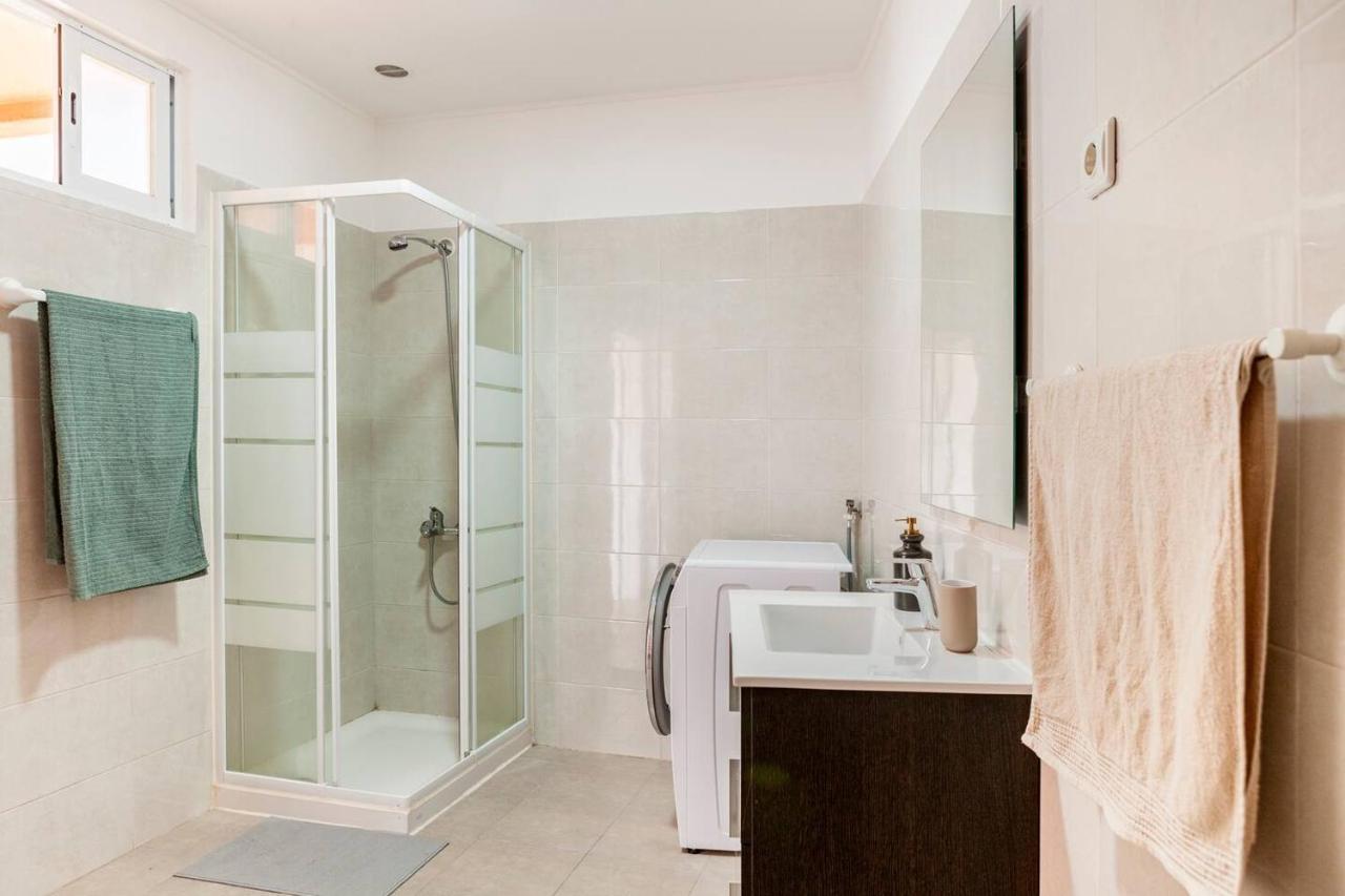 Relax In Lisbon For 4 People With Terrace And Parking Apartman Kültér fotó