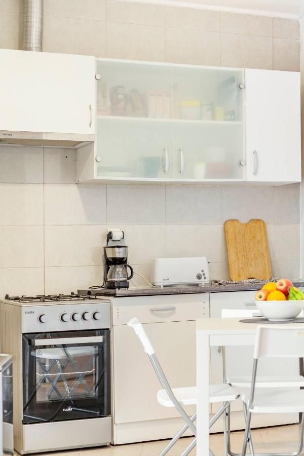 Relax In Lisbon For 4 People With Terrace And Parking Apartman Kültér fotó