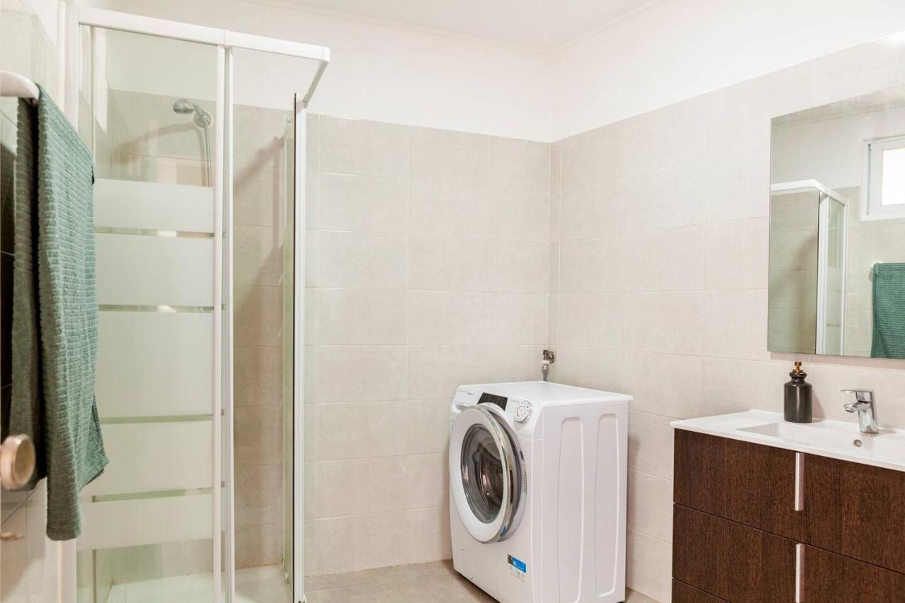 Relax In Lisbon For 4 People With Terrace And Parking Apartman Kültér fotó
